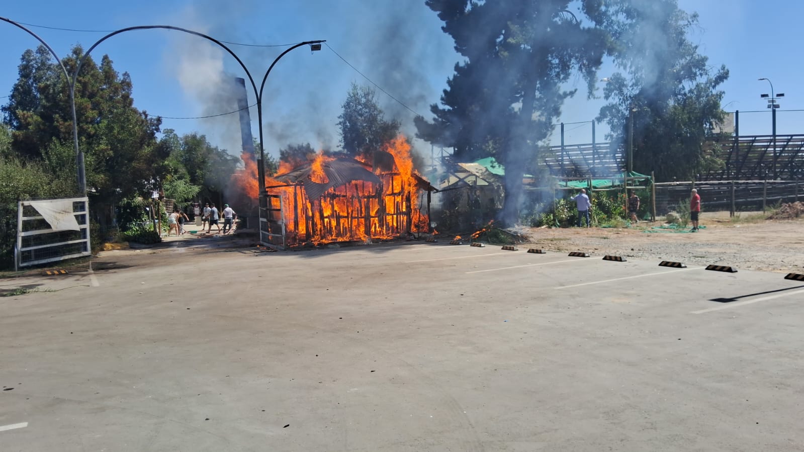 incendio_pueblito04.jpg